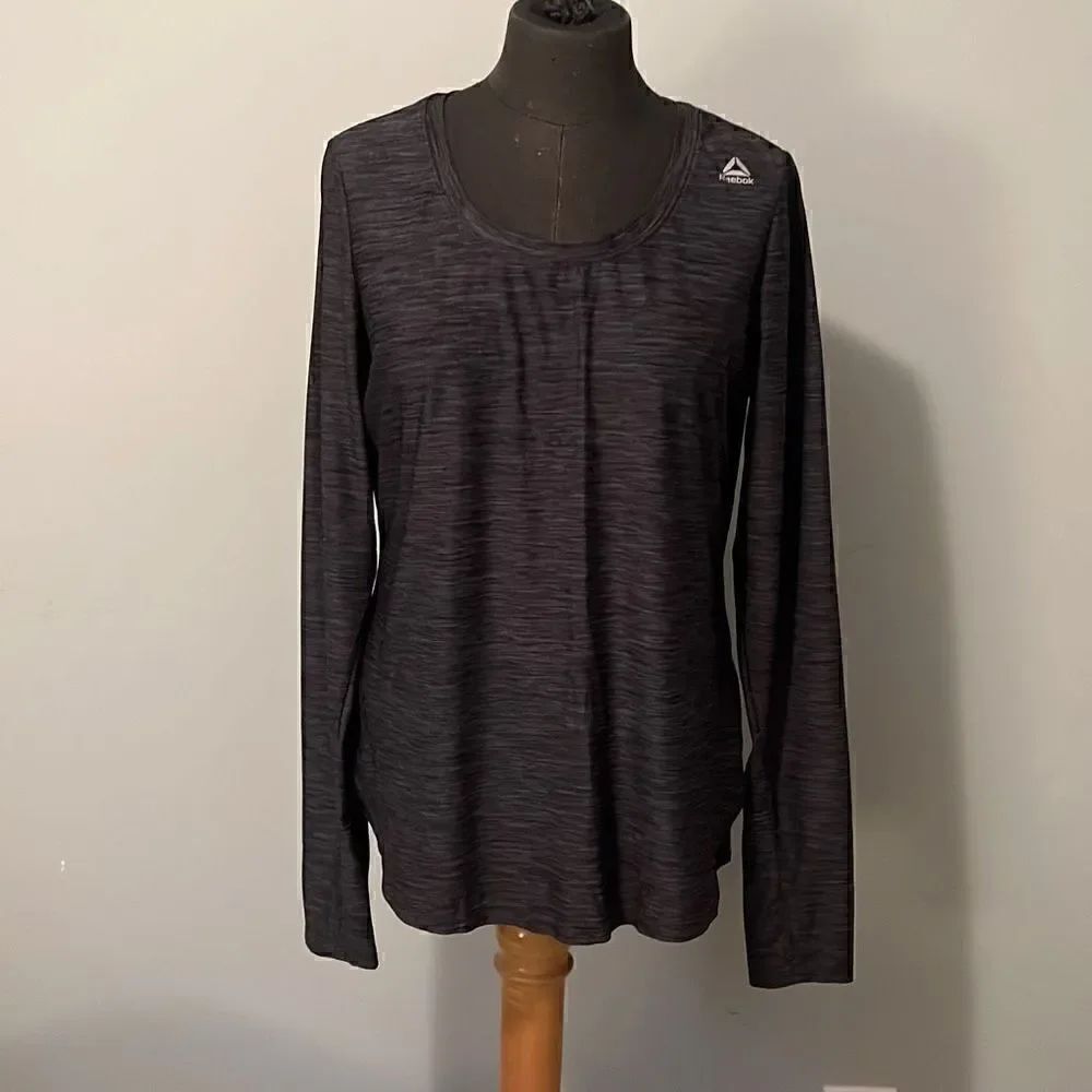Reebok Women's Gray Heather Scoop Neck Long Sleeve Athletic Top